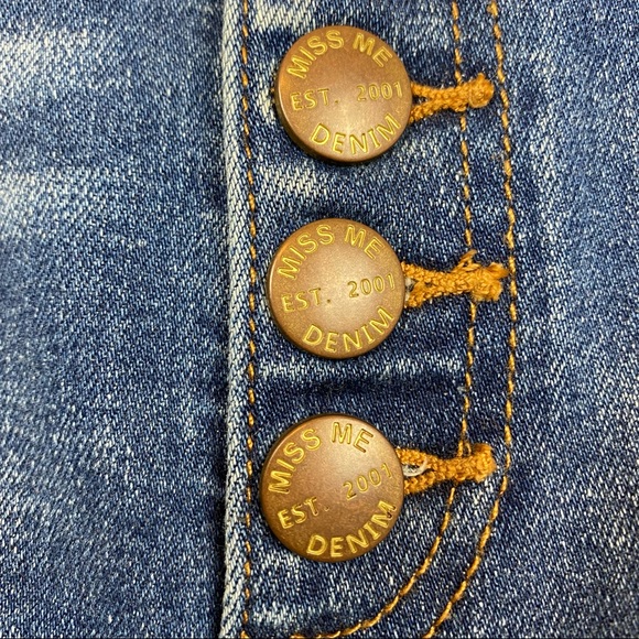 Miss Me • Button Front Basic Crop Boot Jeans - Picture 6 of 15